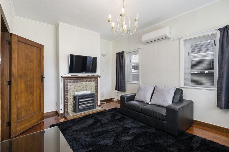 Photo of property in 162 Cook Street, West End, Palmerston North, 4410