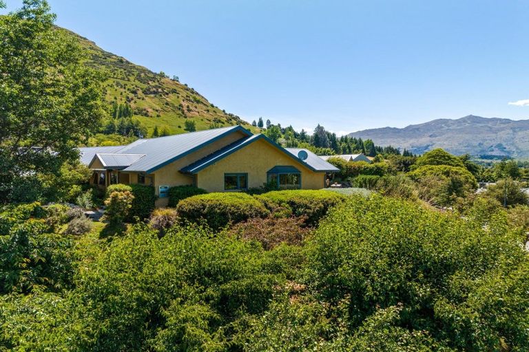 Photo of property in 2 Bramshill Drive, Lower Shotover, Queenstown, 9371