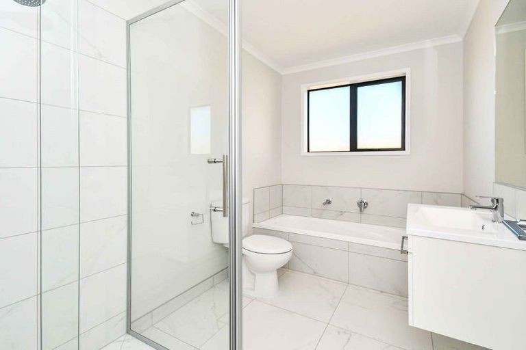 Photo of property in 32 Korowhiti Road, Clarks Beach, 2122