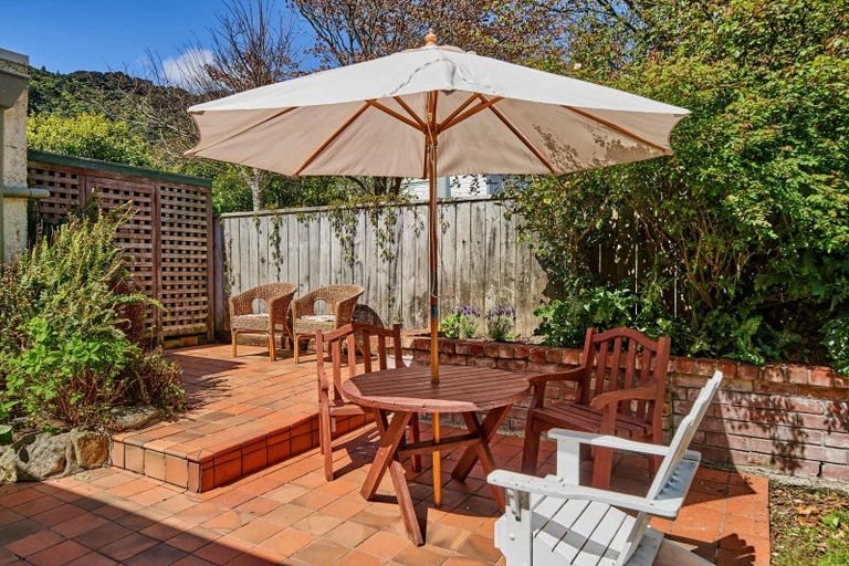 Photo of property in 35 Marine Parade, Eastbourne, Lower Hutt, 5013