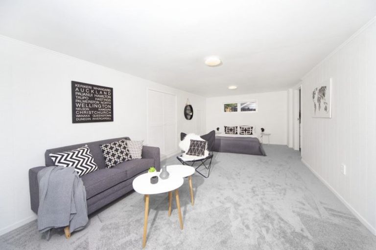 Photo of property in 9 Datura Place, Sunnynook, Auckland, 0620