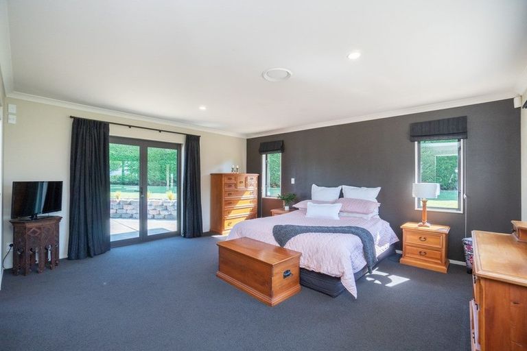 Photo of property in 34 Schnell Drive, Kelvin Grove, Palmerston North, 4414