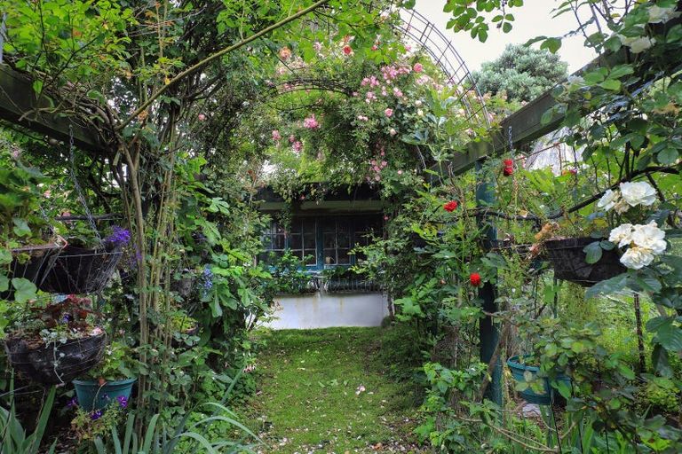 Photo of property in 37 Gillies Crescent, Waimarama, Havelock North, 4294