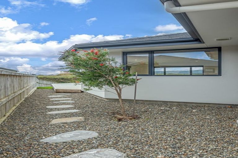 Photo of property in 42 Silicon Way, Fitzherbert, Palmerston North, 4410