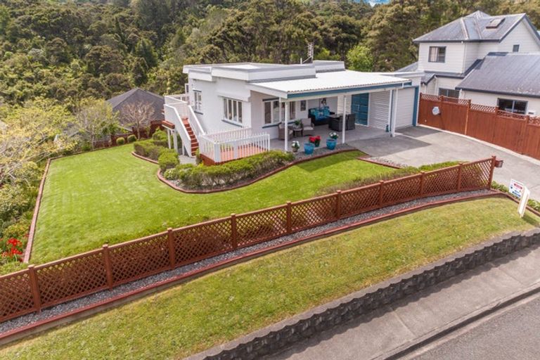 Photo of property in 105 Glendhu Road, Bayview, Auckland, 0629