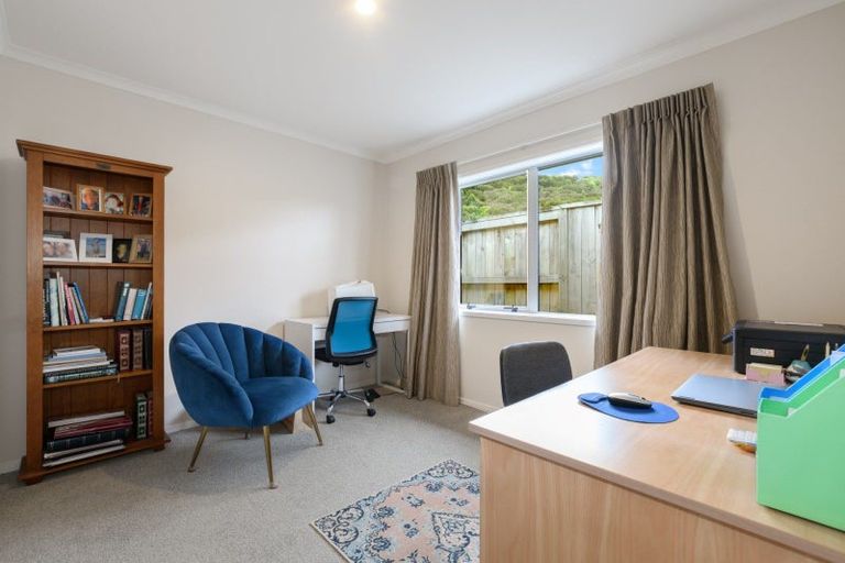 Photo of property in 12 Rochfort Crescent, Pyes Pa, Tauranga, 3112