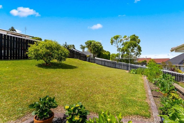 Photo of property in 81 Kennedy Avenue, Forrest Hill, Auckland, 0620