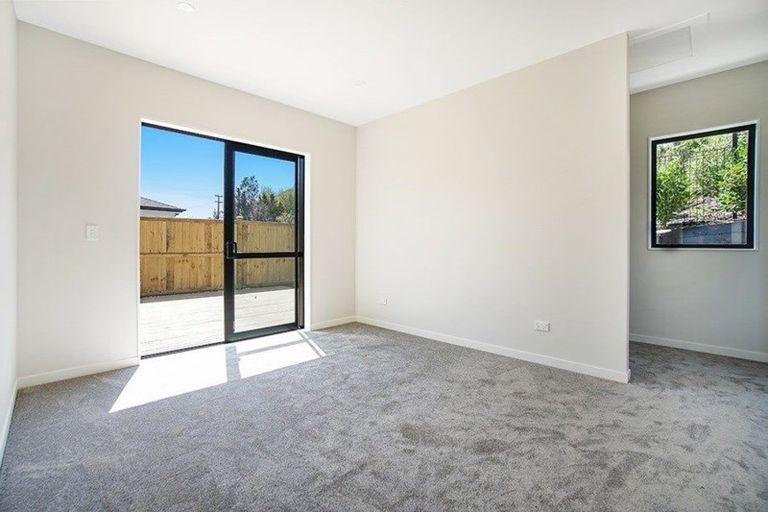 Photo of property in 75a Twin Parks Rise, Papakura, 2582