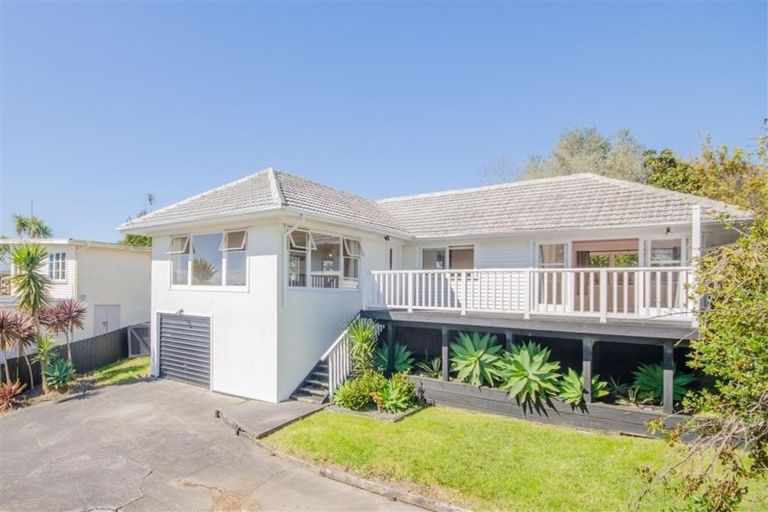 Photo of property in 4 Tomo Street, New Lynn, Auckland, 0600
