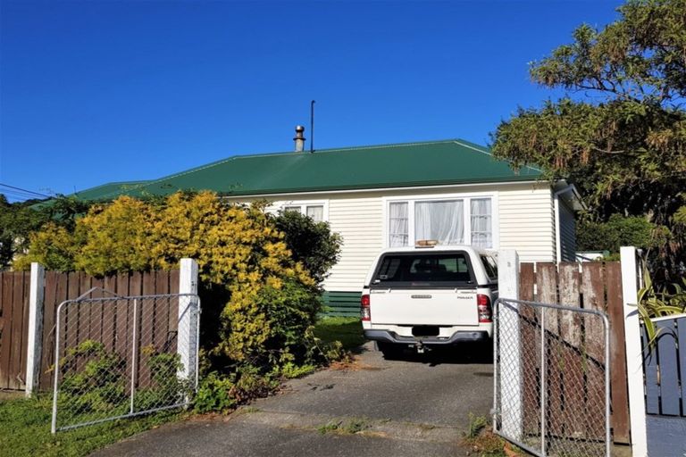 Photo of property in 7 Dublin Street, Wainuiomata, Lower Hutt, 5014