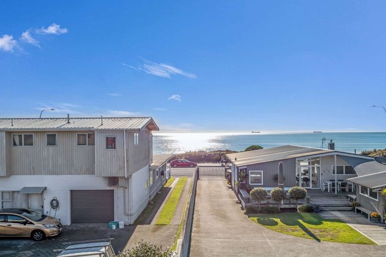 Photo of property in 1/186 Marine Parade, Mount Maunganui, 3116