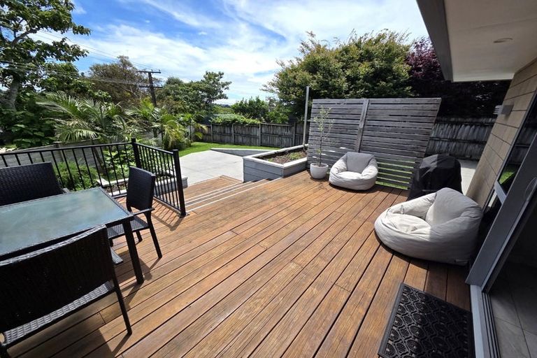 Photo of property in 1 Meadowviews Drive, Welcome Bay, Tauranga, 3112