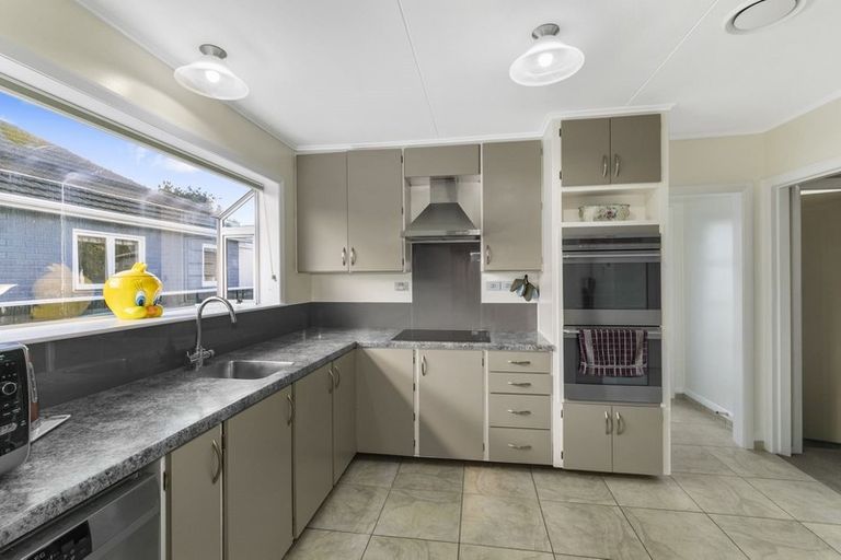 Photo of property in 16 Hinau Grove, Wainuiomata, Lower Hutt, 5014