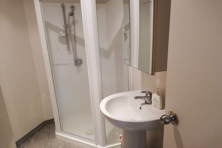 Photo of property in Scotia Tower Apartments, 7e/8 Scotia Place, Auckland Central, Auckland, 1010