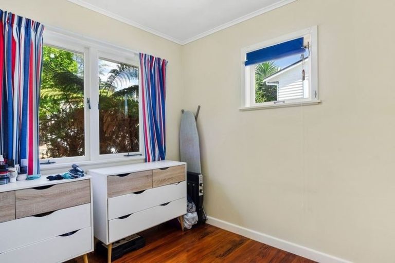 Photo of property in 1/23 Alexander Avenue, Torbay, Auckland, 0630