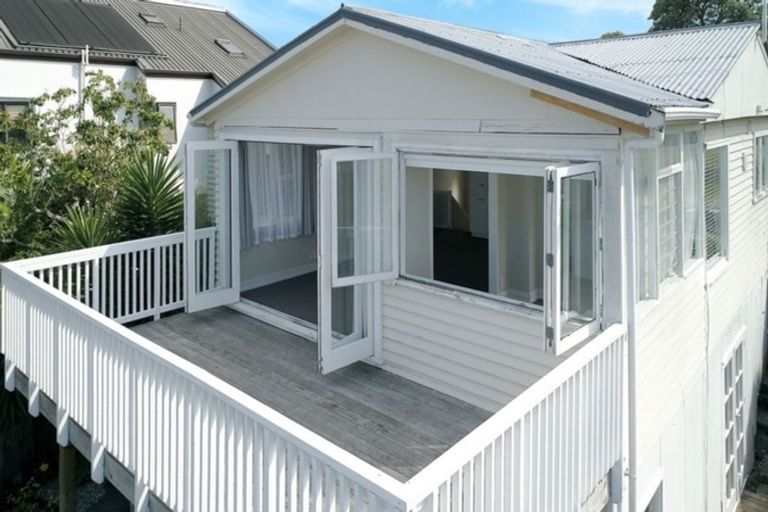 Photo of property in 75 Stanmore Bay Road, Stanmore Bay, Whangaparaoa, 0932