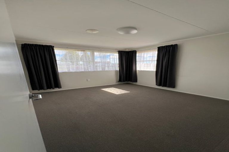 Photo of property in 71 Meadowvale Drive, Levin, 5510