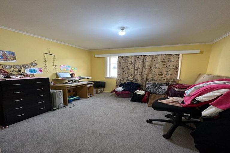 Photo of property in 6 Arahoe Road, New Lynn, Auckland, 0600