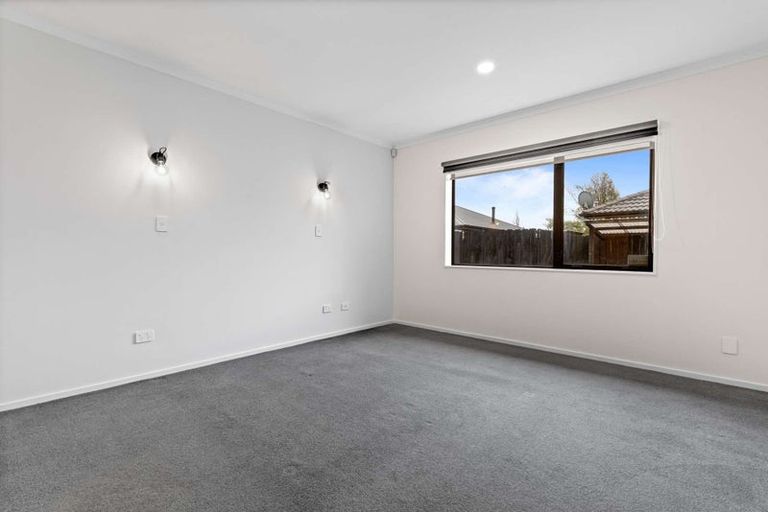 Photo of property in 28 Carroll Place, Owhata, Rotorua, 3010