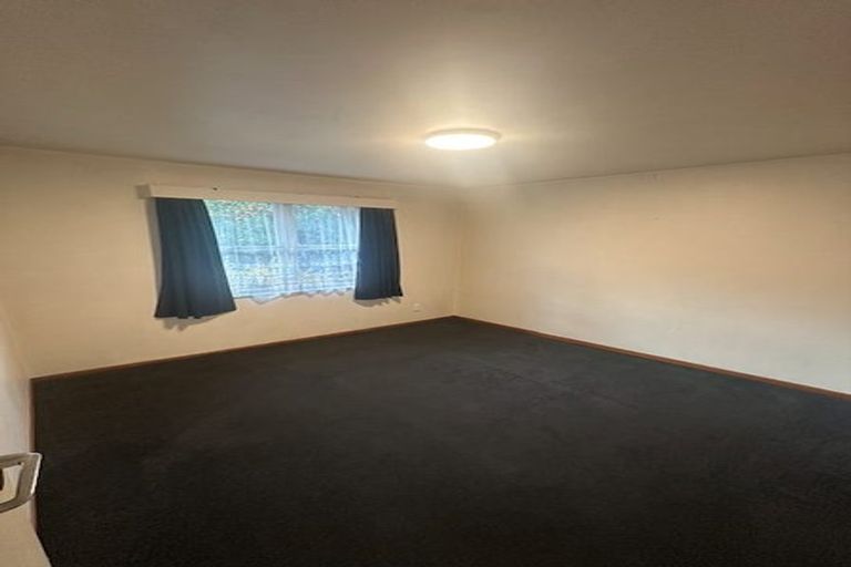 Photo of property in 1/215 Swanson Road, Henderson, Auckland, 0610