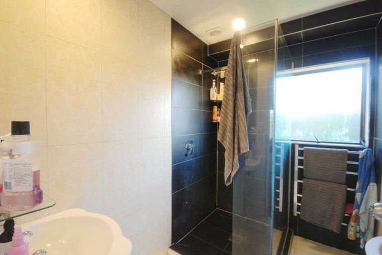 Photo of property in 11 Elvira Place, Ranui, Auckland, 0612