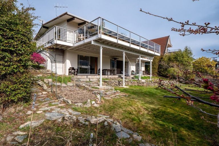 Photo of property in 52 Oregon Drive, Kelvin Heights, Queenstown, 9300