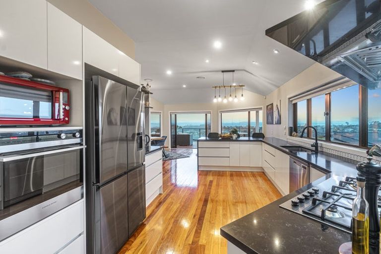 Photo of property in 5 Ti Tree Lane, Stanmore Bay, Whangaparaoa, 0932