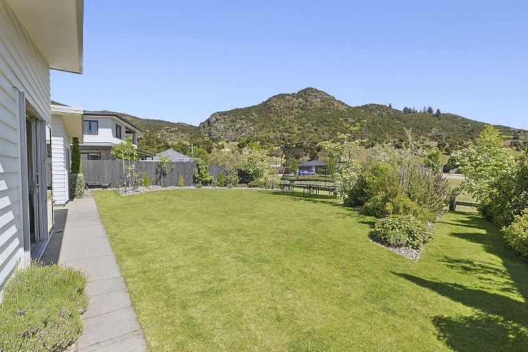 Photo of property in 62 Sherwin Avenue, Albert Town, Wanaka, 9305
