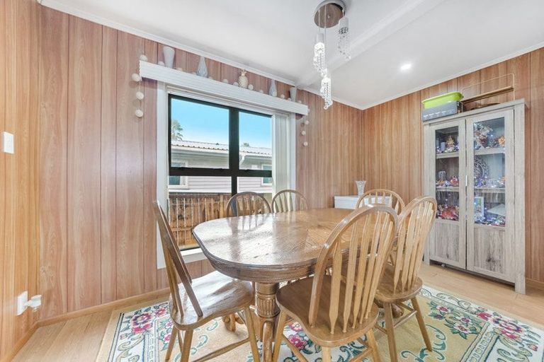 Photo of property in 16 Waterview Road West, Stanley Point, Takanini, 0624