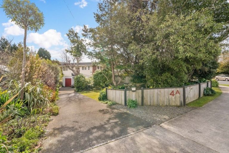 Photo of property in 4a Dowling Grove, Silverstream, Upper Hutt, 5019