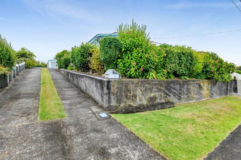 Photo of property in 79 Omata Road, Marfell, New Plymouth, 4310
