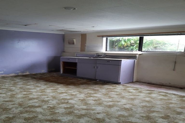 Photo of property in 142 Mark Avenue, Grenada Village, Wellington, 6037