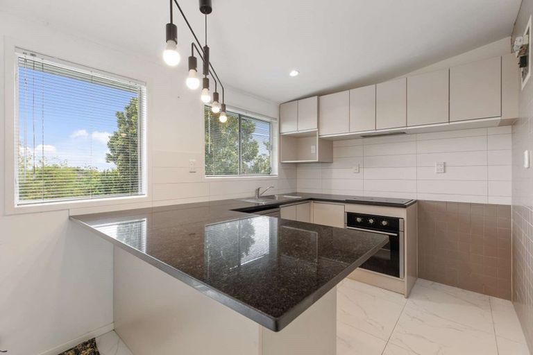 Photo of property in 7/66 Astley Avenue, New Lynn, Auckland, 0600