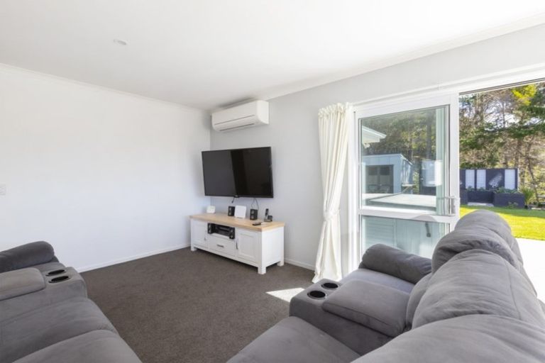 Photo of property in 12 Kuaka Crescent, Mangawhai, 0505