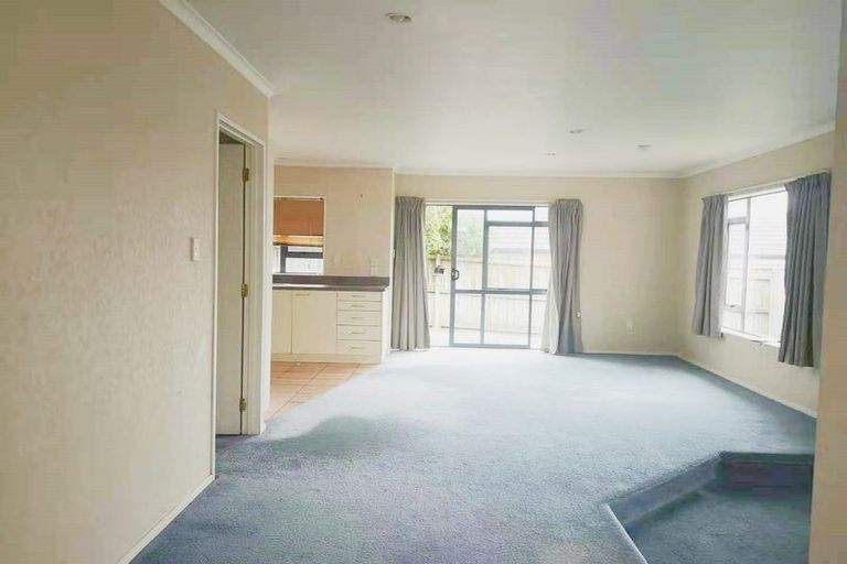Photo of property in 11 Carlingford Drive, East Tamaki, Auckland, 2016