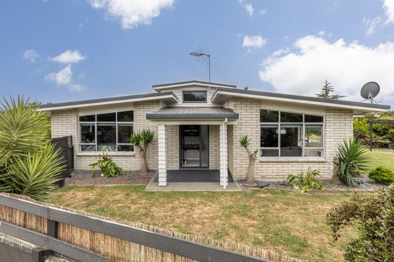 Photo of property in 19 Atherfold Crescent, Greenmeadows, Napier, 4112