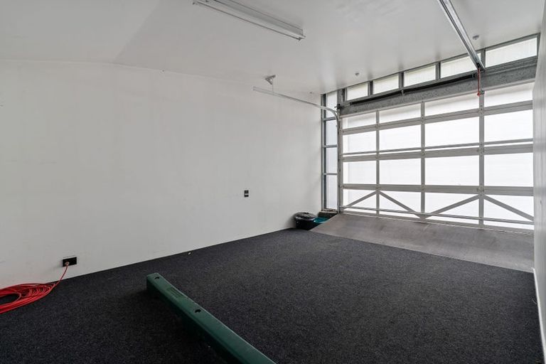 Photo of property in 64a Orangi Kaupapa Road, Northland, Wellington, 6012