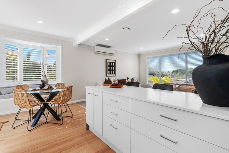 Photo of property in 24 Warwick Place, Brookfield, Tauranga, 3110