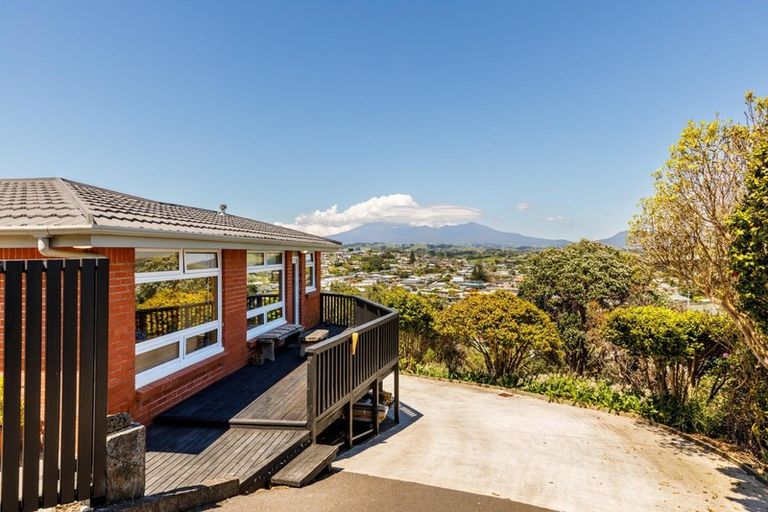 Photo of property in 31 Scott Street, Moturoa, New Plymouth, 4310