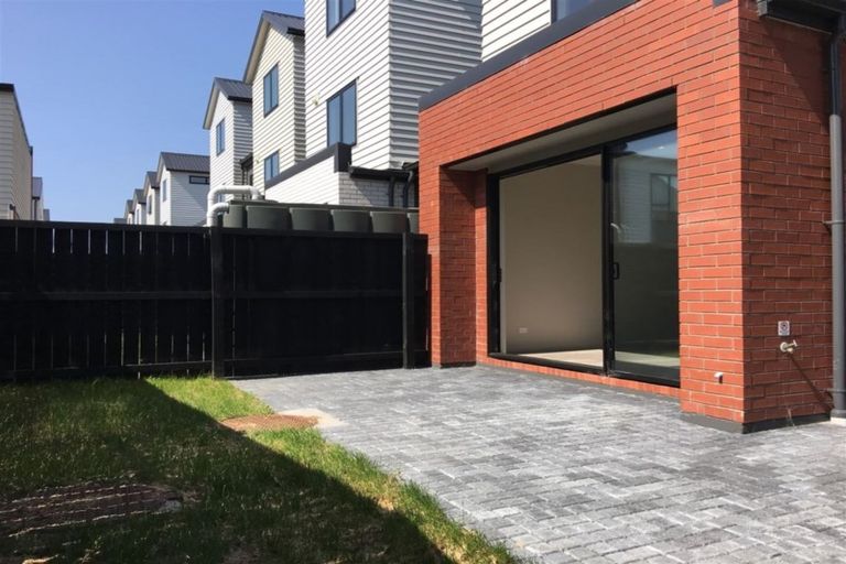 Photo of property in 4 Peihana Road, Hobsonville, Auckland, 0616