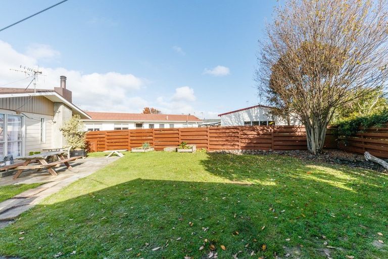 Photo of property in 9 Lyndale Place, Kelvin Grove, Palmerston North, 4414