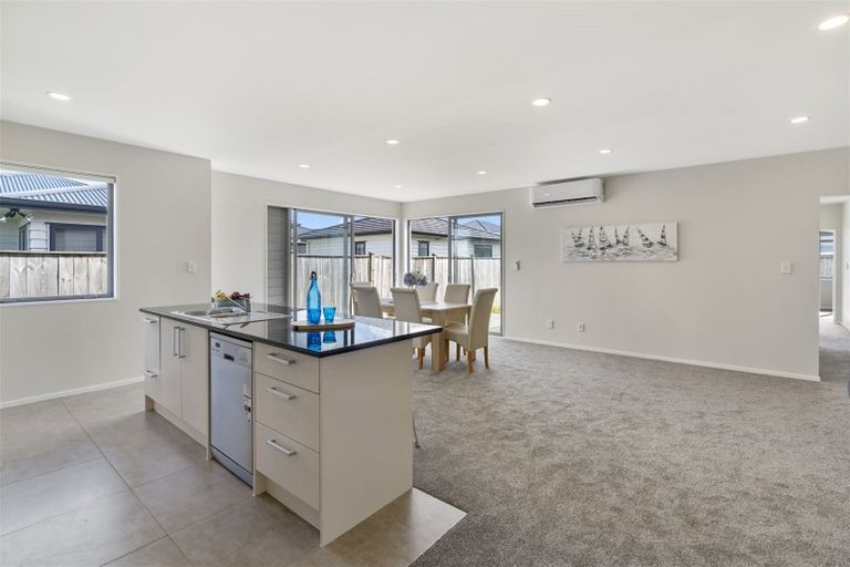 Photo of property in 23 Hollowout Street, Takanini, 2112