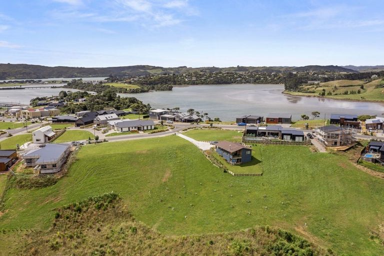Photo of property in 48 Rangitahi Road, Raglan, 3225
