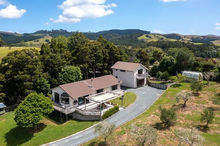 Photo of property in 1071 Tauhoa Road, Kaipara Flats, Warkworth, 0984