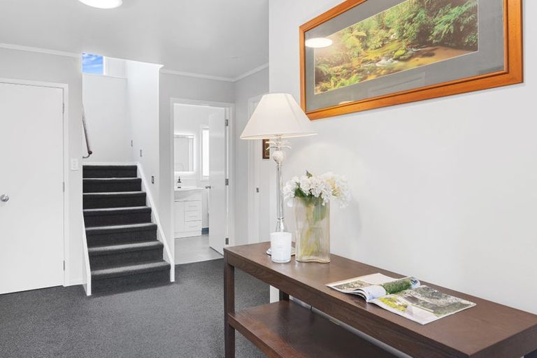 Photo of property in 7b Glenvar Road, Torbay, Auckland, 0630