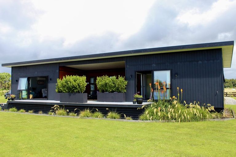 Photo of property in 5 Elley Drive, Carters Beach, Westport, 7825