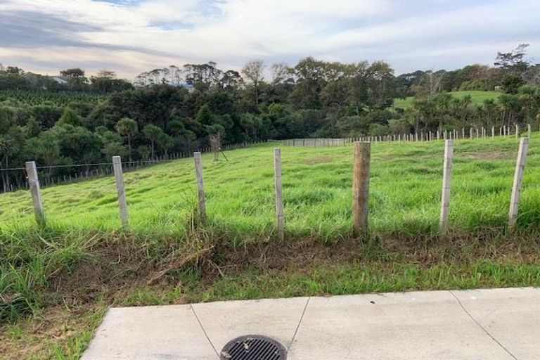 Photo of property in 51-53 Shaw Road, Oratia, Auckland, 0604