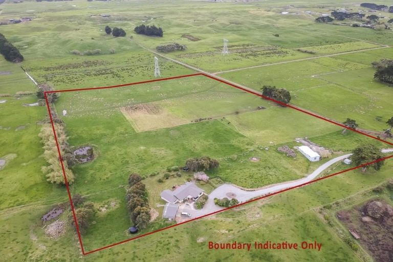 Photo of property in 105 Swamp Road, Te Horo, Otaki, 5581