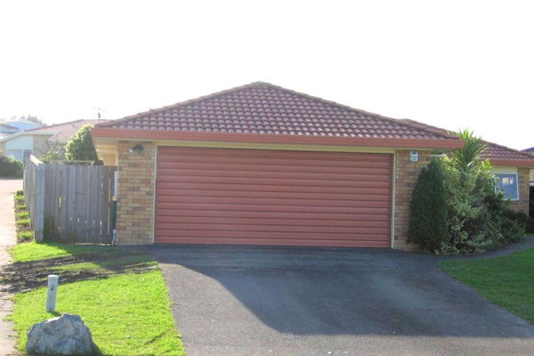 Photo of property in 67 Kath Hopper Drive, Orewa, 0931