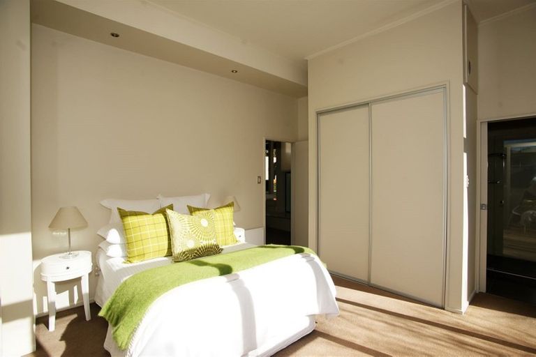 Photo of property in 2/5 Whareora Terrace, Cashmere, Christchurch, 8022